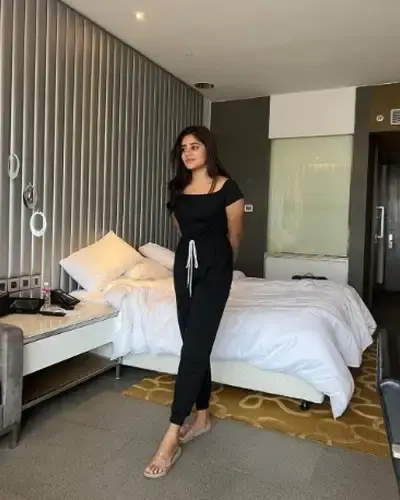 Call Girls Paharganj Cash On Delivery